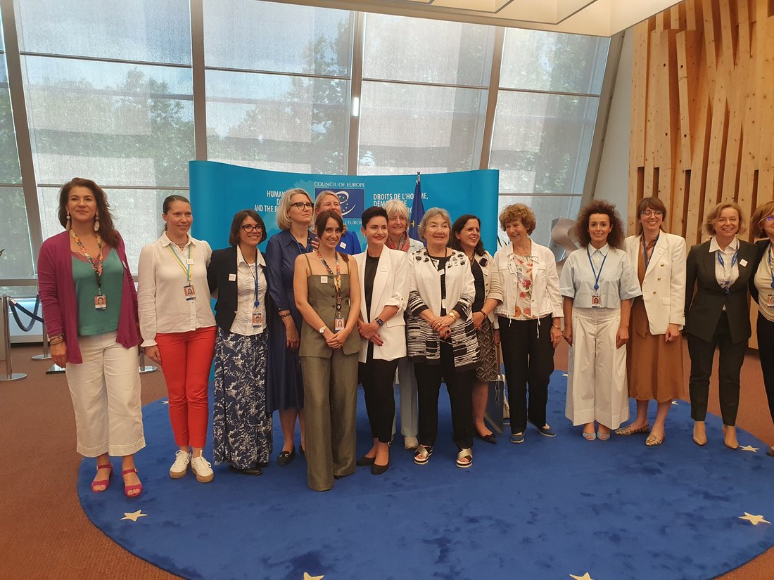 Auszeichnung von 75 besonders engagierten Frauen in der Sprachenpolitik in Straßburg 2025